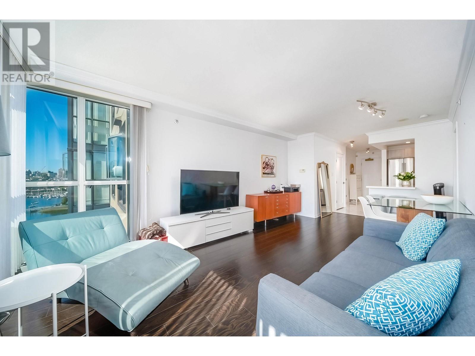 Listing Picture 3 of 34 : 15F 199 DRAKE STREET, Vancouver / 溫哥華 - 魯藝地產 Yvonne Lu Group - MLS Medallion Club Member