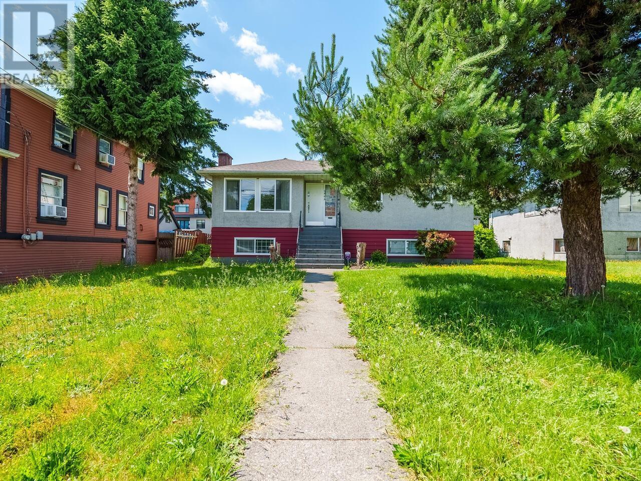 Property at 4863 RUPERT STREET image 1