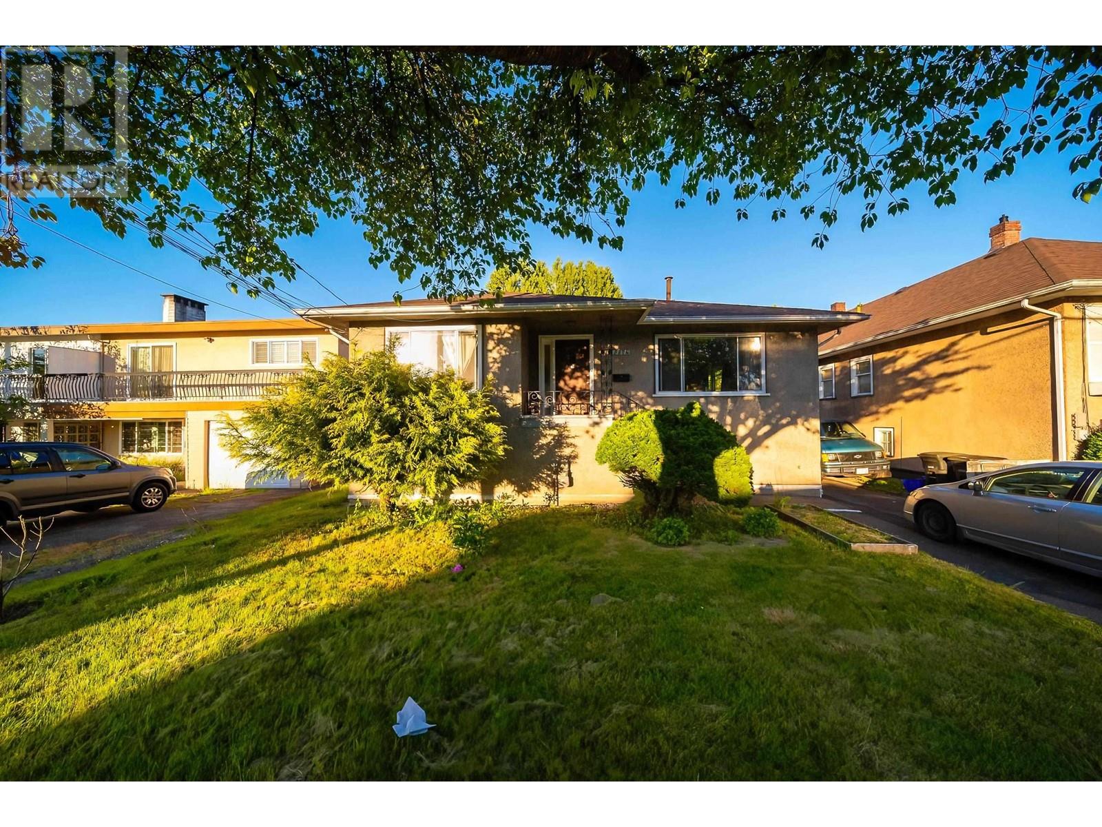 5374 Chesham Avenue, Burnaby, British Columbia  V5H 2L2 - Photo 1 - R2932685