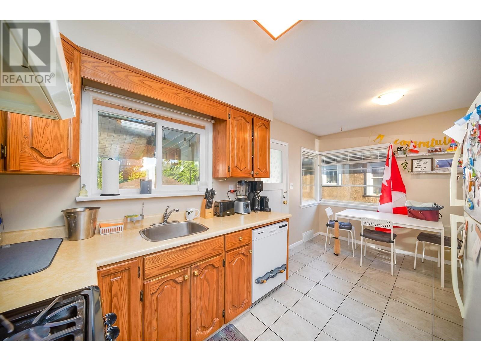 5374 Chesham Avenue, Burnaby, British Columbia  V5H 2L2 - Photo 8 - R2932685