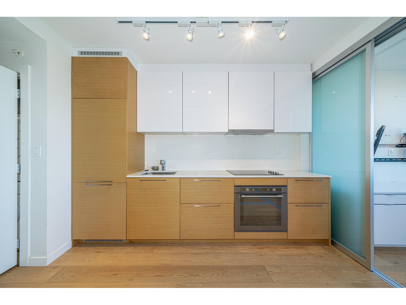 1208 13438 Central Avenue, Surrey, British Columbia  V3T 0N2 - Photo 5 - R2932638