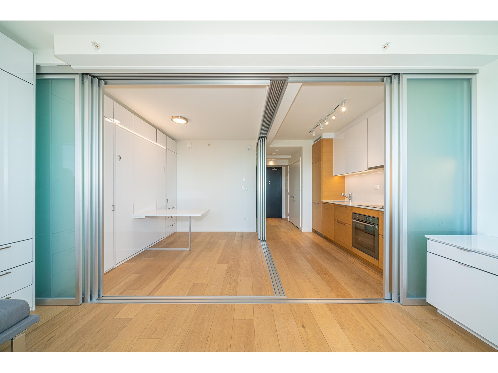 1208 13438 Central Avenue, Surrey, British Columbia  V3T 0N2 - Photo 10 - R2932638