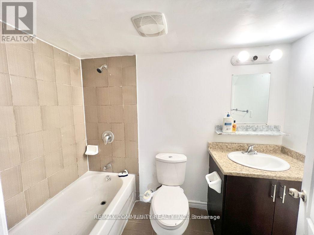 Bsmt - 21 Midvale Road, Brampton, Ontario  L7A 2M9 - Photo 5 - W9381687