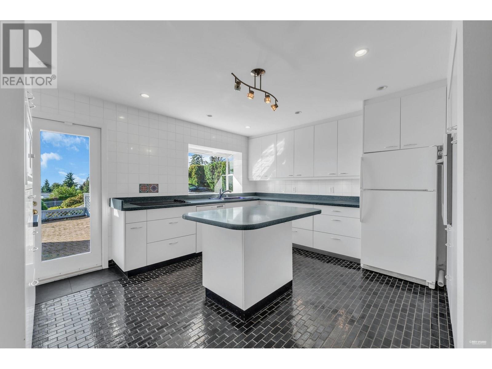 845 Pyrford Road, West Vancouver, British Columbia  V7S 2A2 - Photo 7 - R2932319