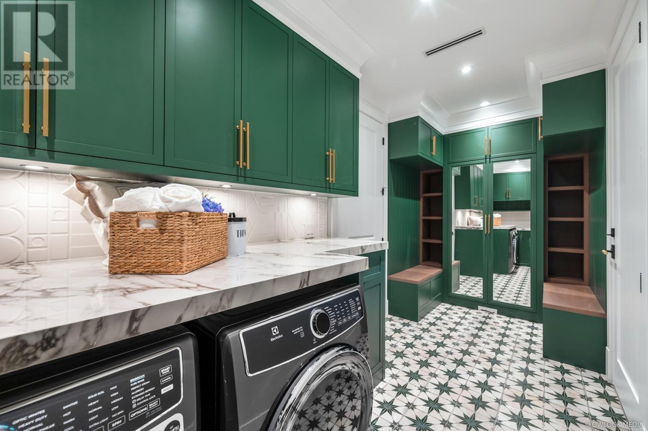 Listing Picture 27 of 40 : 7680 GLACIER CRESCENT, Richmond / 烈治文 - 魯藝地產 Yvonne Lu Group - MLS Medallion Club Member