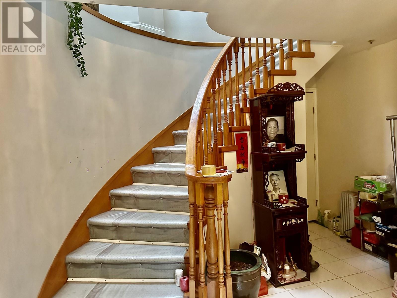 Property at 1735 VICTORIA DRIVE image 2