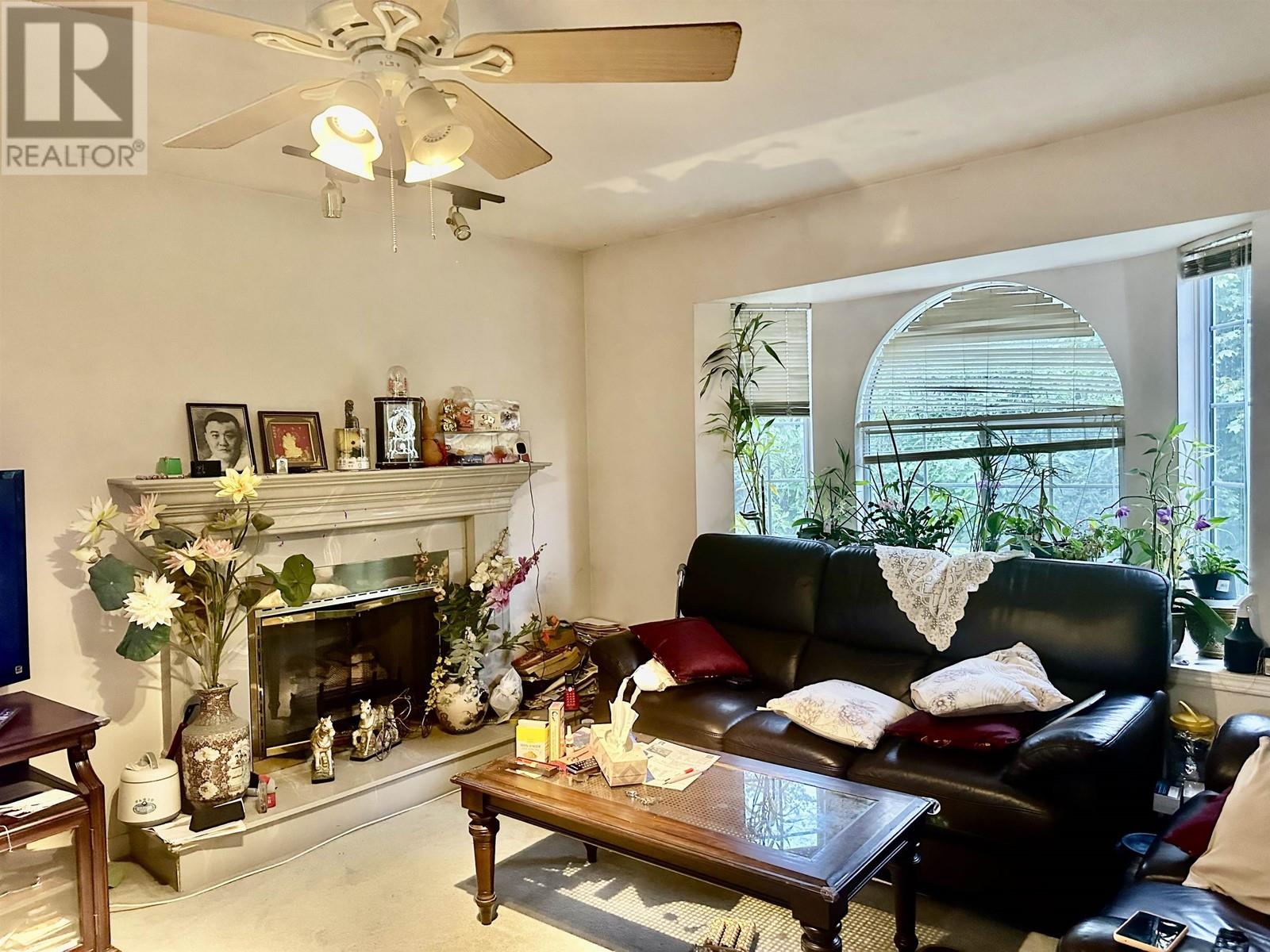 Property at 1735 VICTORIA DRIVE image 3