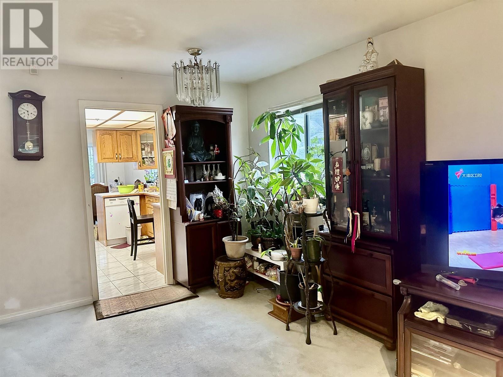Property at 1735 VICTORIA DRIVE image 4
