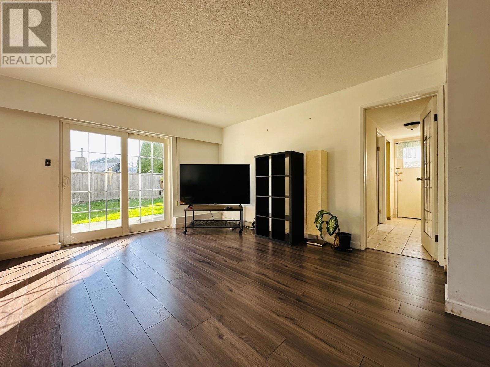 Property at 8680 CITADEL CRESCENT image 4