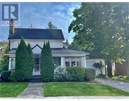 352 QUEEN STREET, woodstock, Ontario