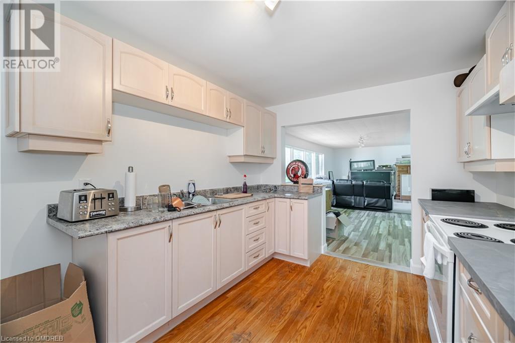 2149 Caroline Street, Burlington, Ontario  L7R 1L7 - Photo 29 - 40656964