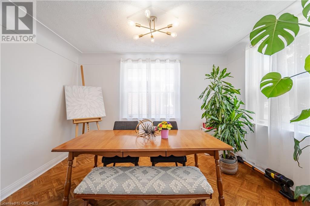 2149 Caroline Street, Burlington, Ontario  L7R 1L7 - Photo 8 - 40656964