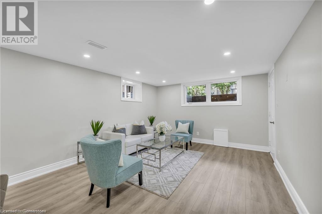 541 East 16th Street Unit# Lower, Hamilton, Ontario  L9A 4L4 - Photo 4 - 40656956