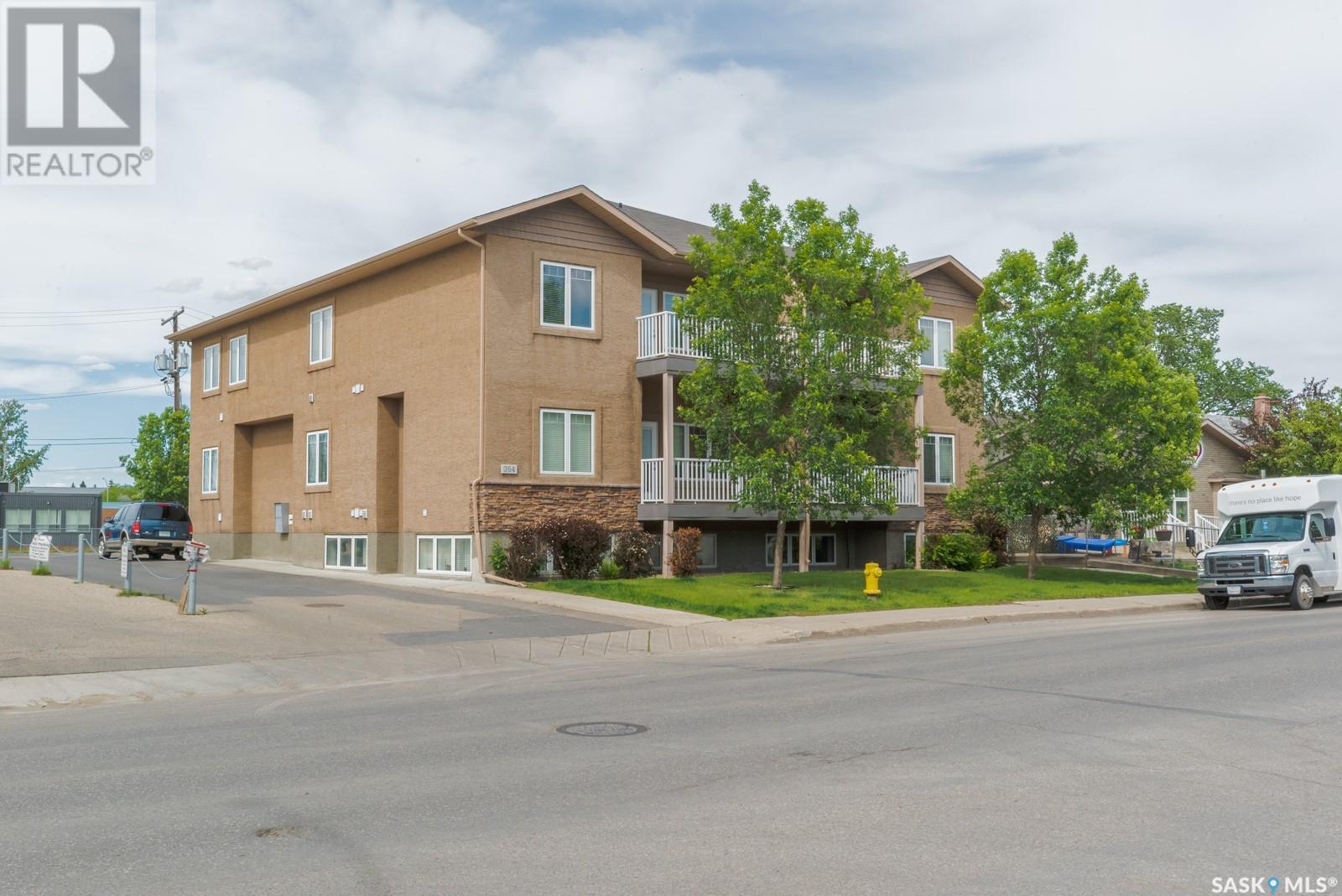 H 354 College AVENUE, regina, Saskatchewan