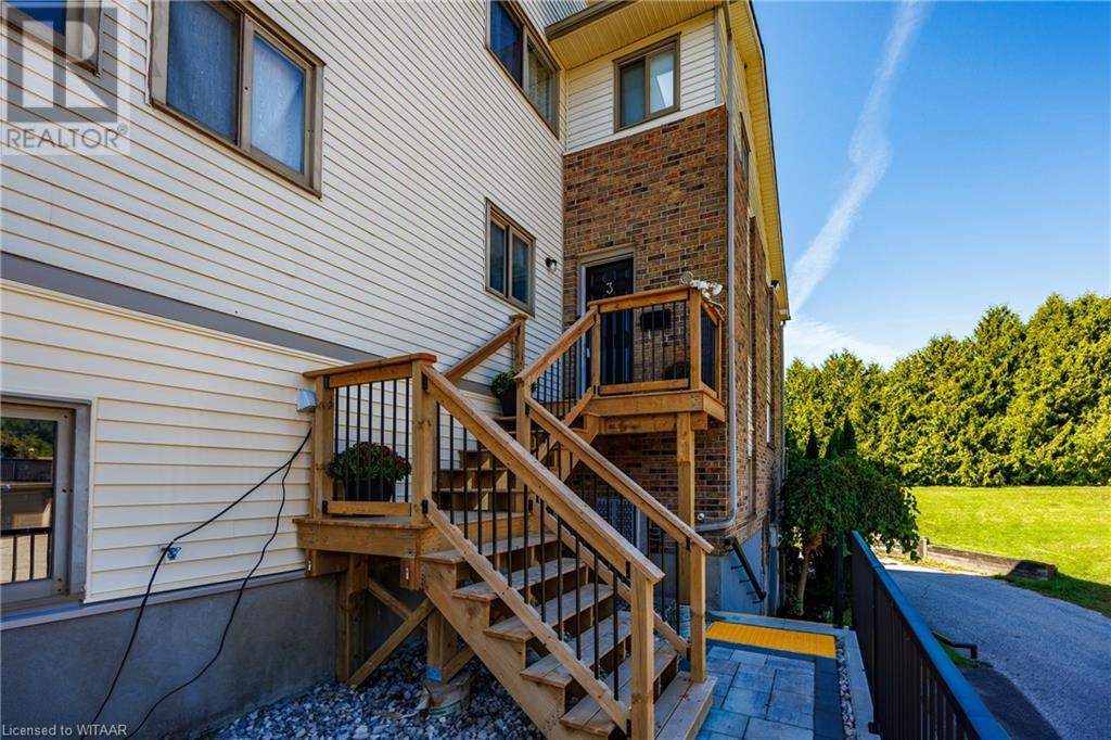 3-21 Wren Court, Tillsonburg, Ontario N4G 5K2 - Photo 2 - 40658133