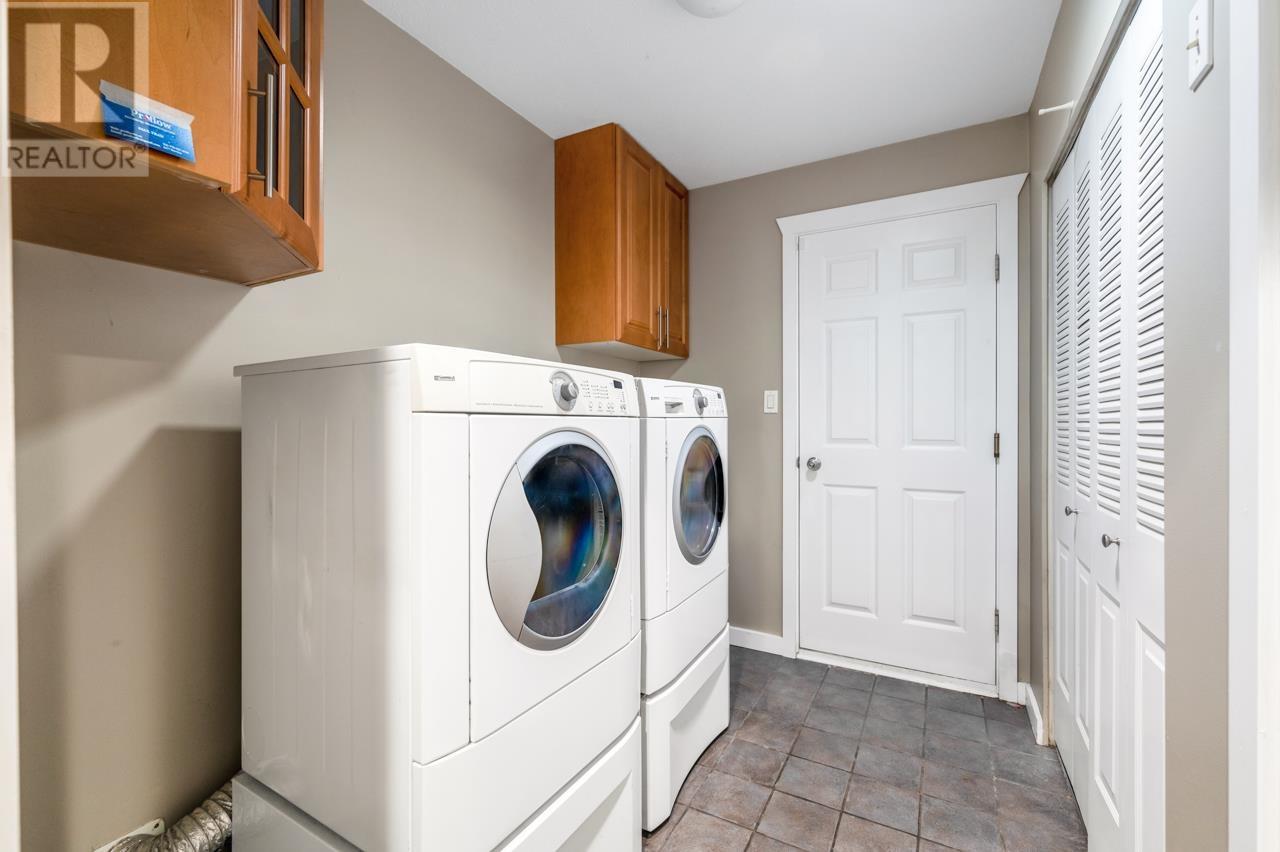 Listing Picture 19 of 24 : 11586 RAILWAY AVENUE, Richmond / 烈治文 - 魯藝地產 Yvonne Lu Group - MLS Medallion Club Member