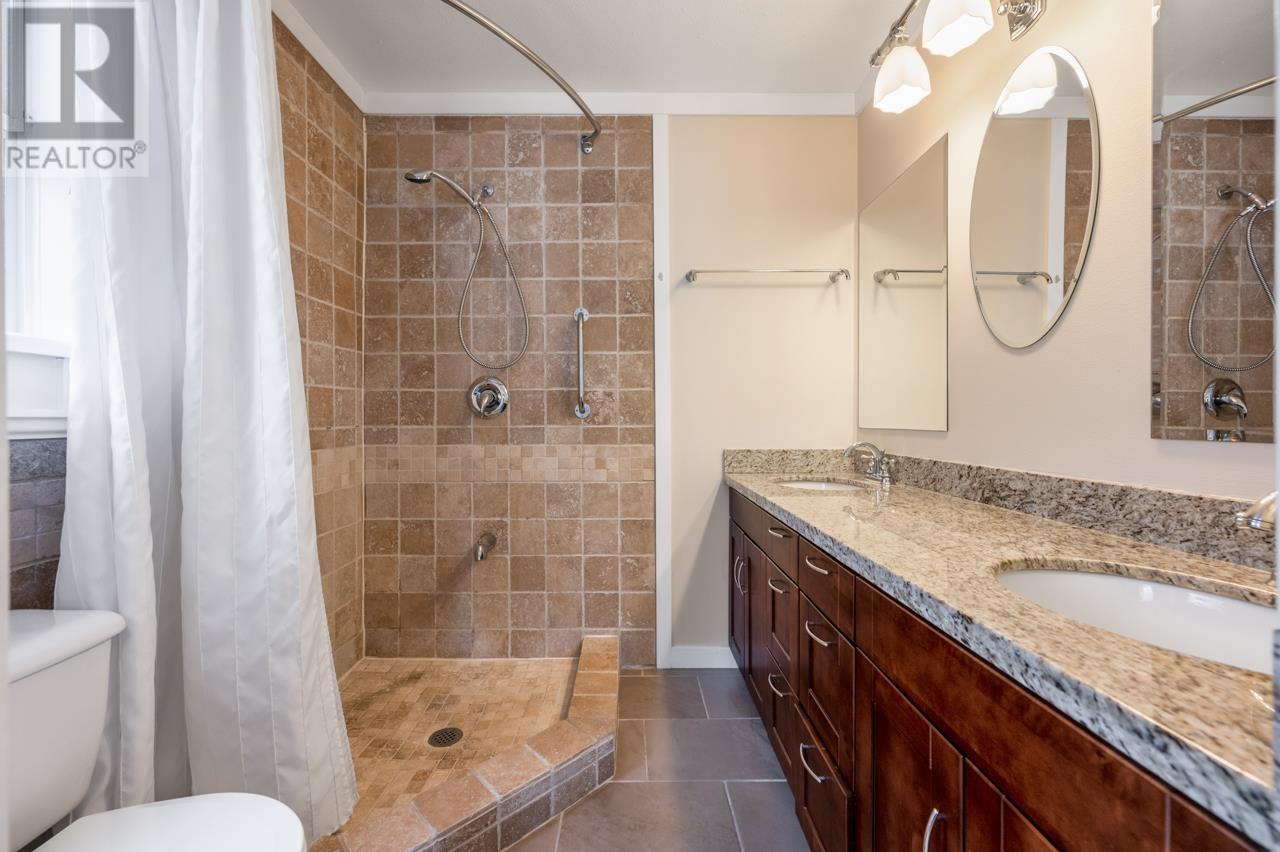 Listing Picture 18 of 24 : 11586 RAILWAY AVENUE, Richmond / 烈治文 - 魯藝地產 Yvonne Lu Group - MLS Medallion Club Member