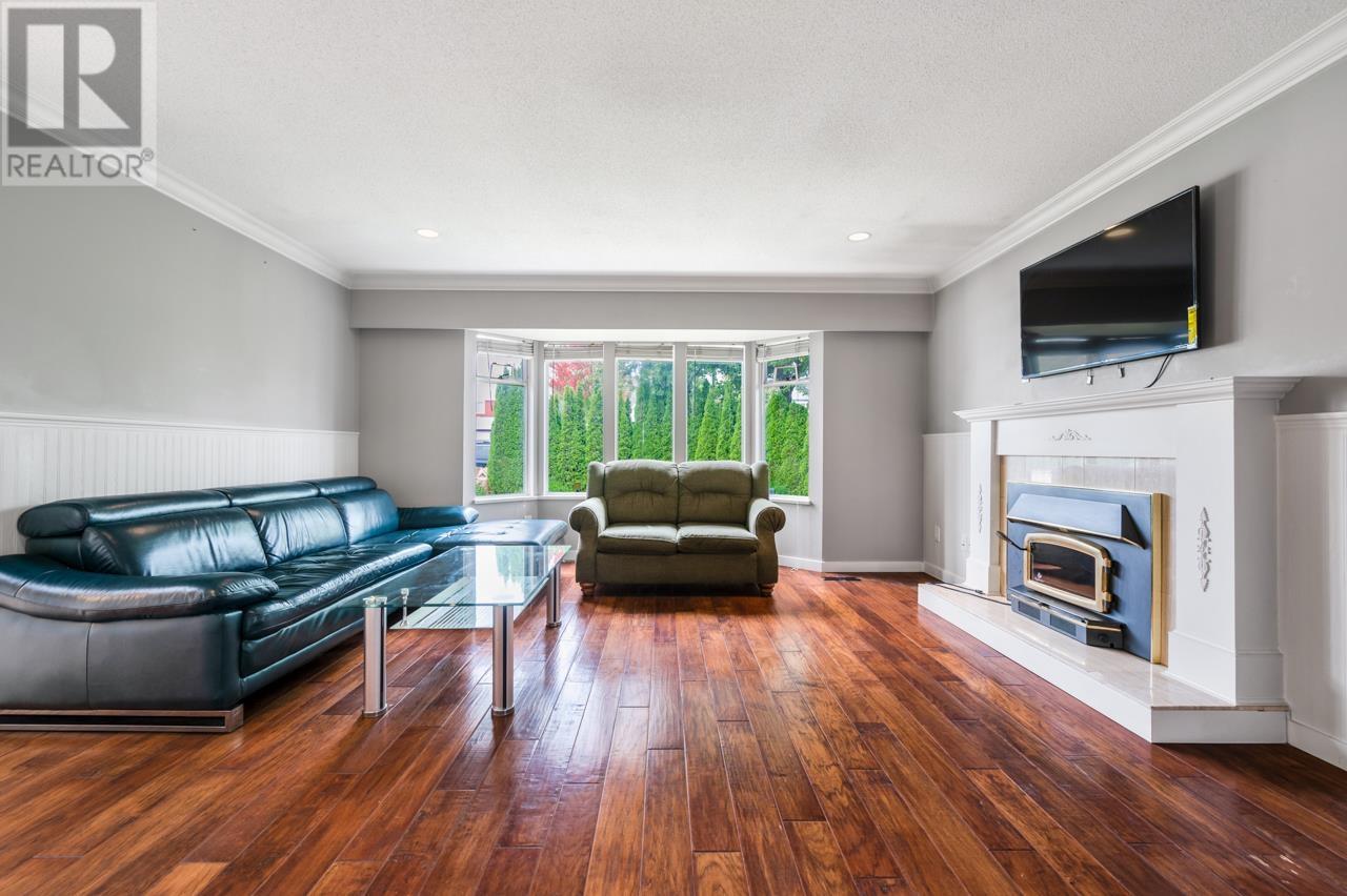 Listing Picture 6 of 24 : 11586 RAILWAY AVENUE, Richmond / 烈治文 - 魯藝地產 Yvonne Lu Group - MLS Medallion Club Member