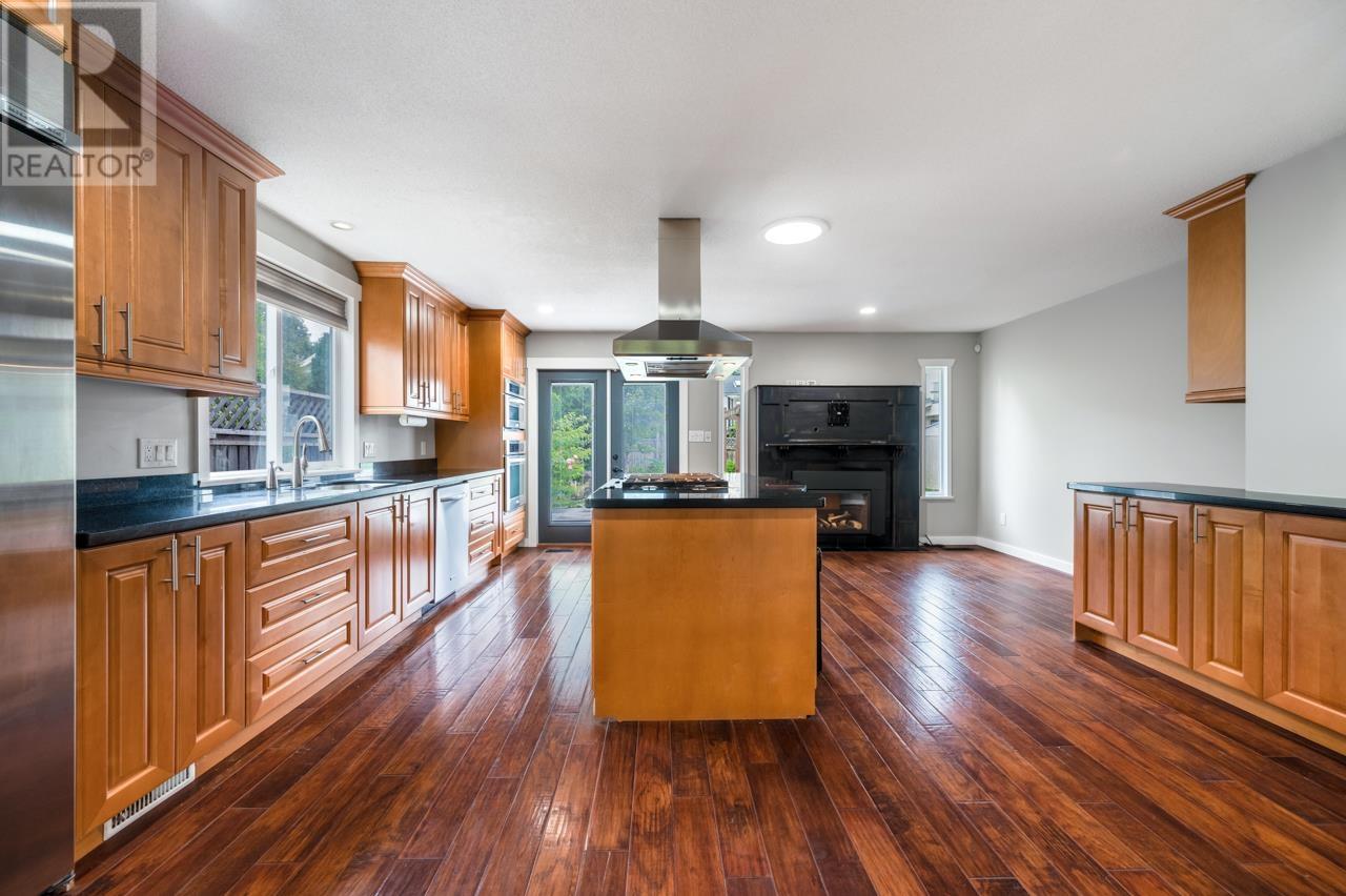 Listing Picture 3 of 24 : 11586 RAILWAY AVENUE, Richmond / 烈治文 - 魯藝地產 Yvonne Lu Group - MLS Medallion Club Member