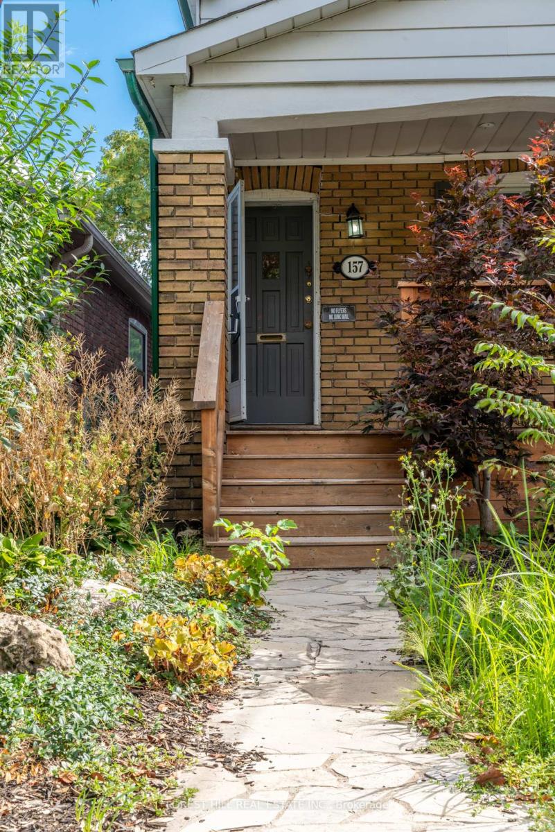 157 Oak Park Avenue, Toronto, Ontario  M4C 4M9 - Photo 4 - E9382615