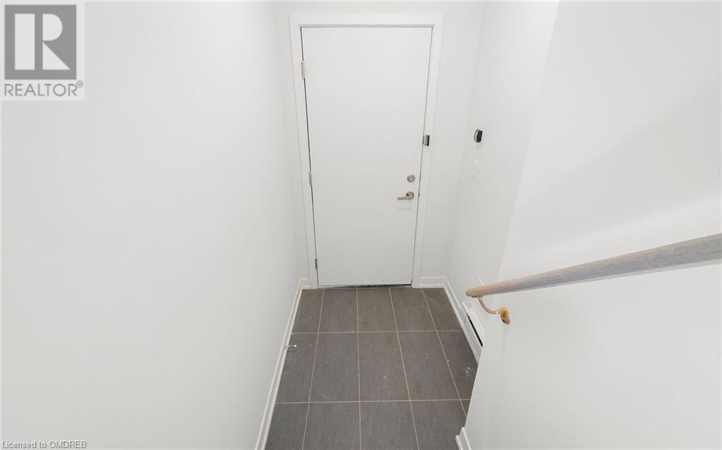 3415 Ridgeway Drive Unit# 13, Mississauga, Ontario  L5L 0B4 - Photo 5 - 40657606