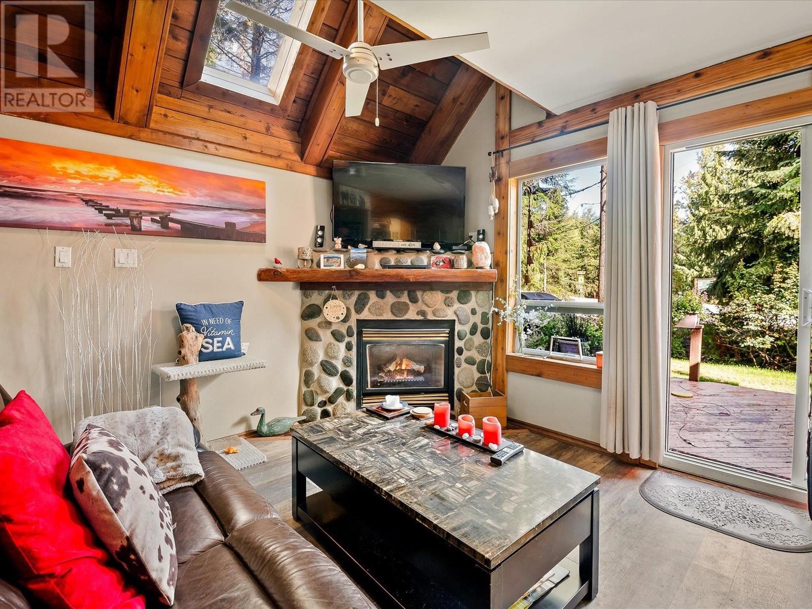 Property at 3002 ST ANTON WAY image 5