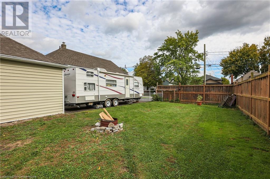 416 Deere Street, Welland, Ontario  L3B 2L8 - Photo 12 - 40657894