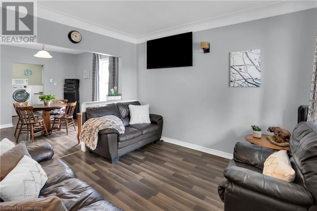 416 Deere Street, Welland, Ontario  L3B 2L8 - Photo 4 - 40657894