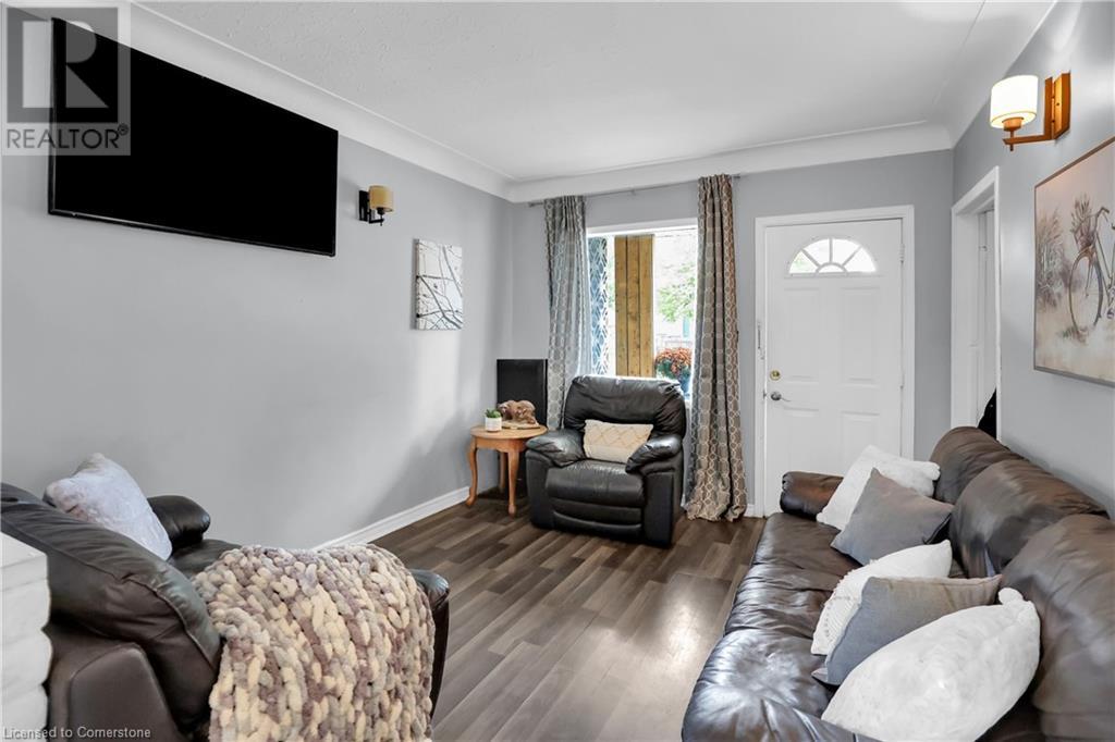 416 Deere Street, Welland, Ontario  L3B 2L8 - Photo 5 - 40657894