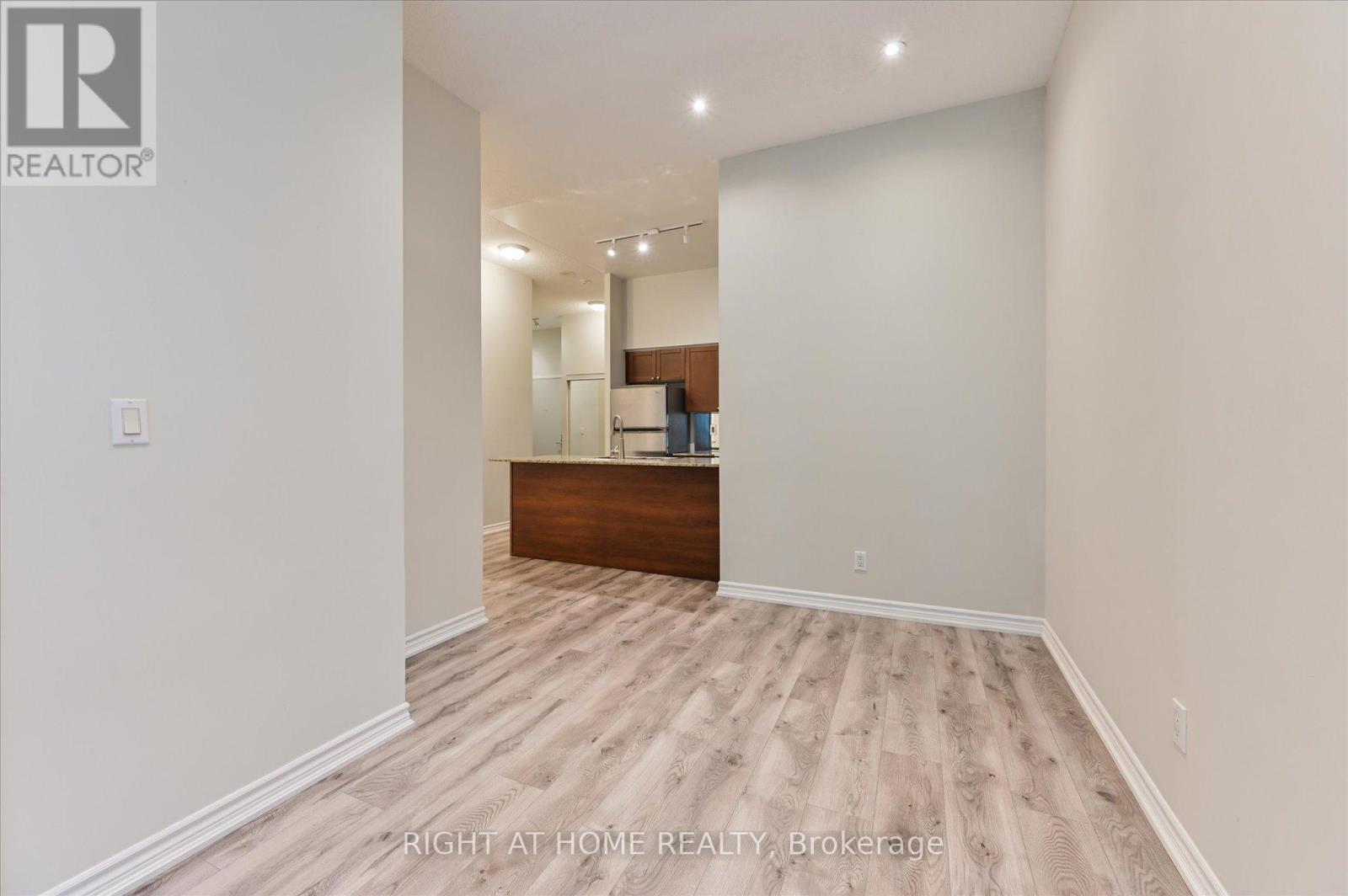 201 - 761 Bay Street, Toronto, Ontario  M5G 2R2 - Photo 11 - C9382921