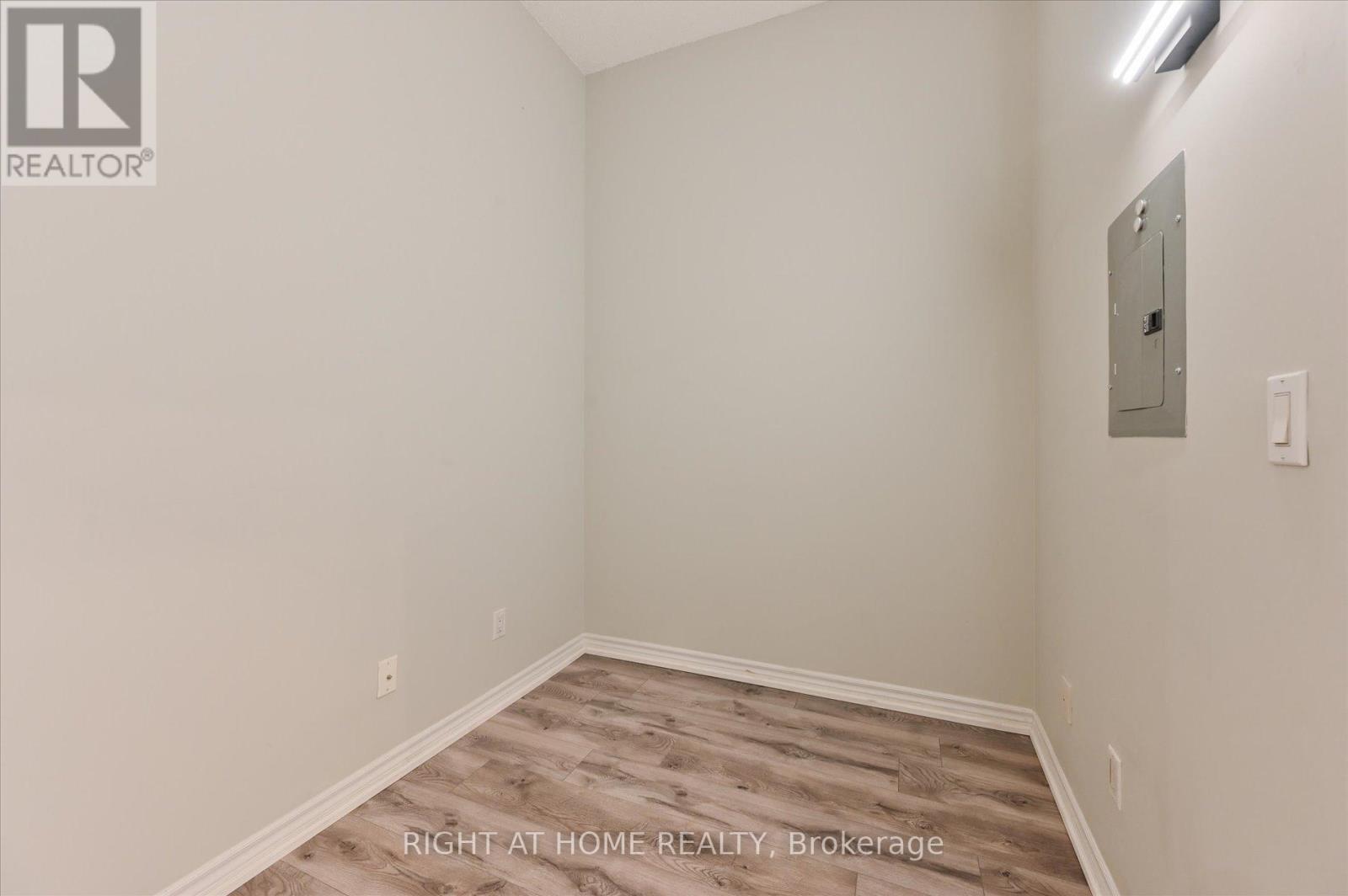 201 - 761 Bay Street, Toronto, Ontario  M5G 2R2 - Photo 6 - C9382921