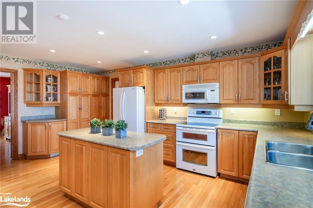 8485 Highway 93, Tiny, Ontario  L4R 0E3 - Photo 12 - 40656378