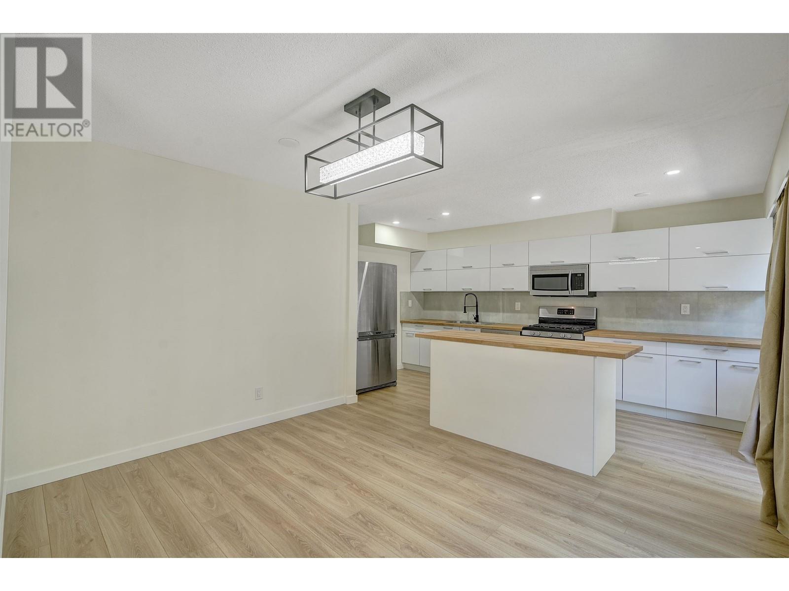 368 55a Street, Tsawwassen, British Columbia  V4M 3L9 - Photo 2 - R2932816