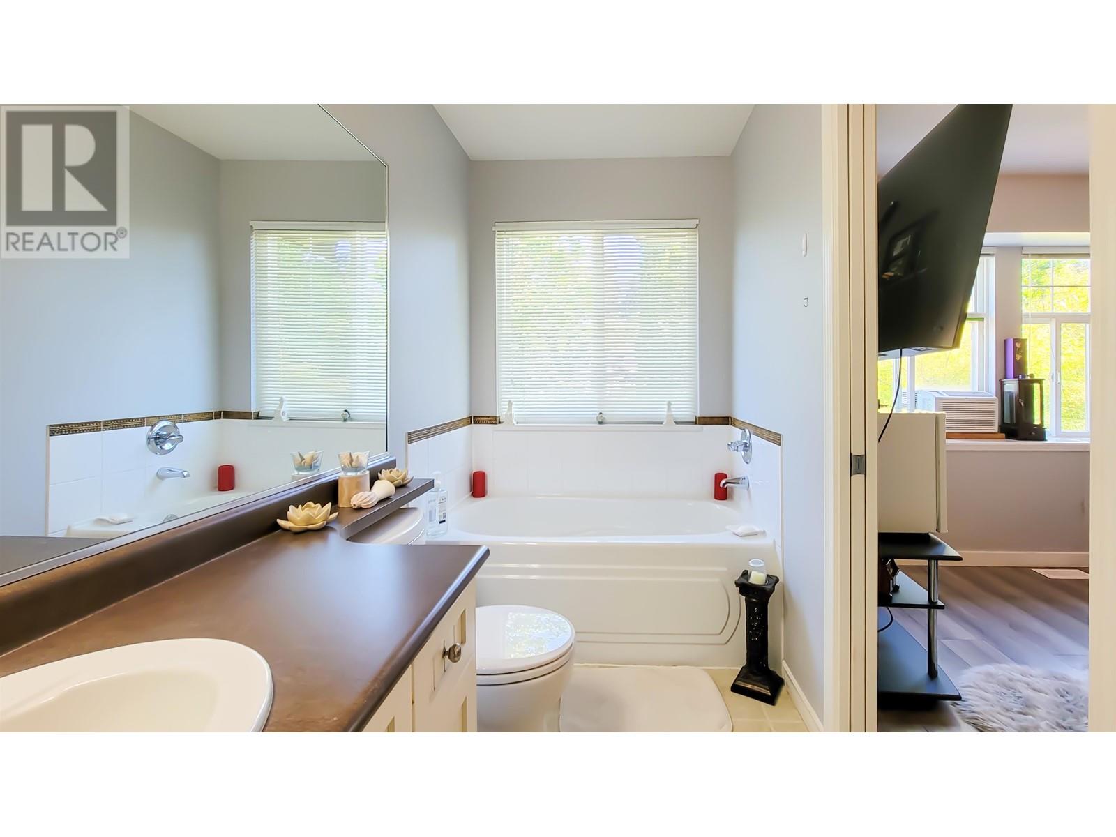 24104 102a Avenue, Maple Ridge, British Columbia  V2W 2B3 - Photo 31 - R2932837