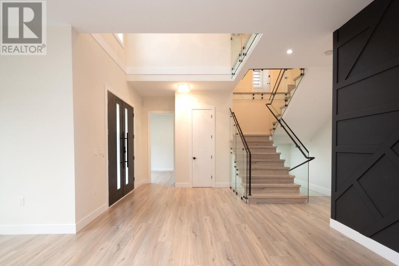 Listing Picture 17 of 40 : 8563 11TH AVENUE, Burnaby / 本拿比 - 魯藝地產 Yvonne Lu Group - MLS Medallion Club Member