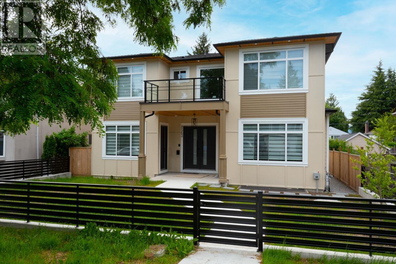 Listing Picture 2 of 40 : 8563 11TH AVENUE, Burnaby / 本拿比 - 魯藝地產 Yvonne Lu Group - MLS Medallion Club Member