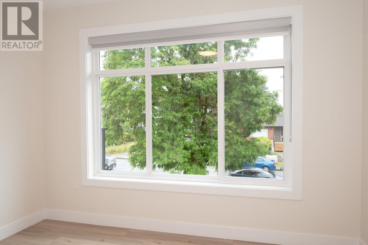 Listing Picture 23 of 40 : 8563 11TH AVENUE, Burnaby / 本拿比 - 魯藝地產 Yvonne Lu Group - MLS Medallion Club Member