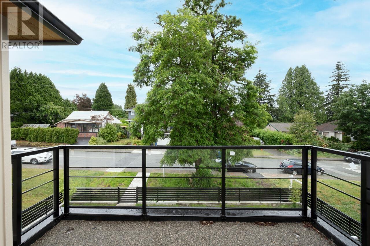 Listing Picture 26 of 40 : 8563 11TH AVENUE, Burnaby / 本拿比 - 魯藝地產 Yvonne Lu Group - MLS Medallion Club Member