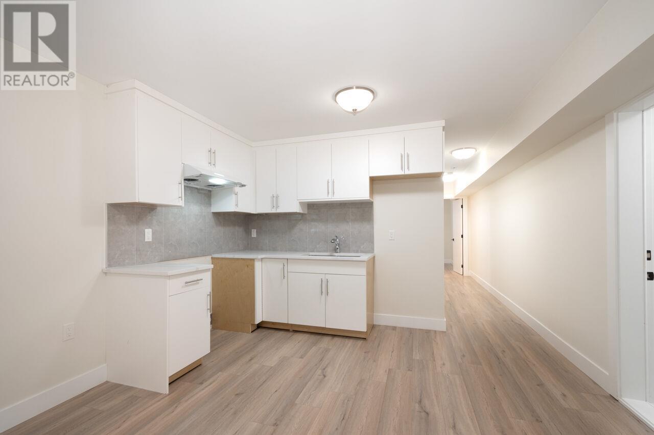 Listing Picture 34 of 40 : 8563 11TH AVENUE, Burnaby / 本拿比 - 魯藝地產 Yvonne Lu Group - MLS Medallion Club Member