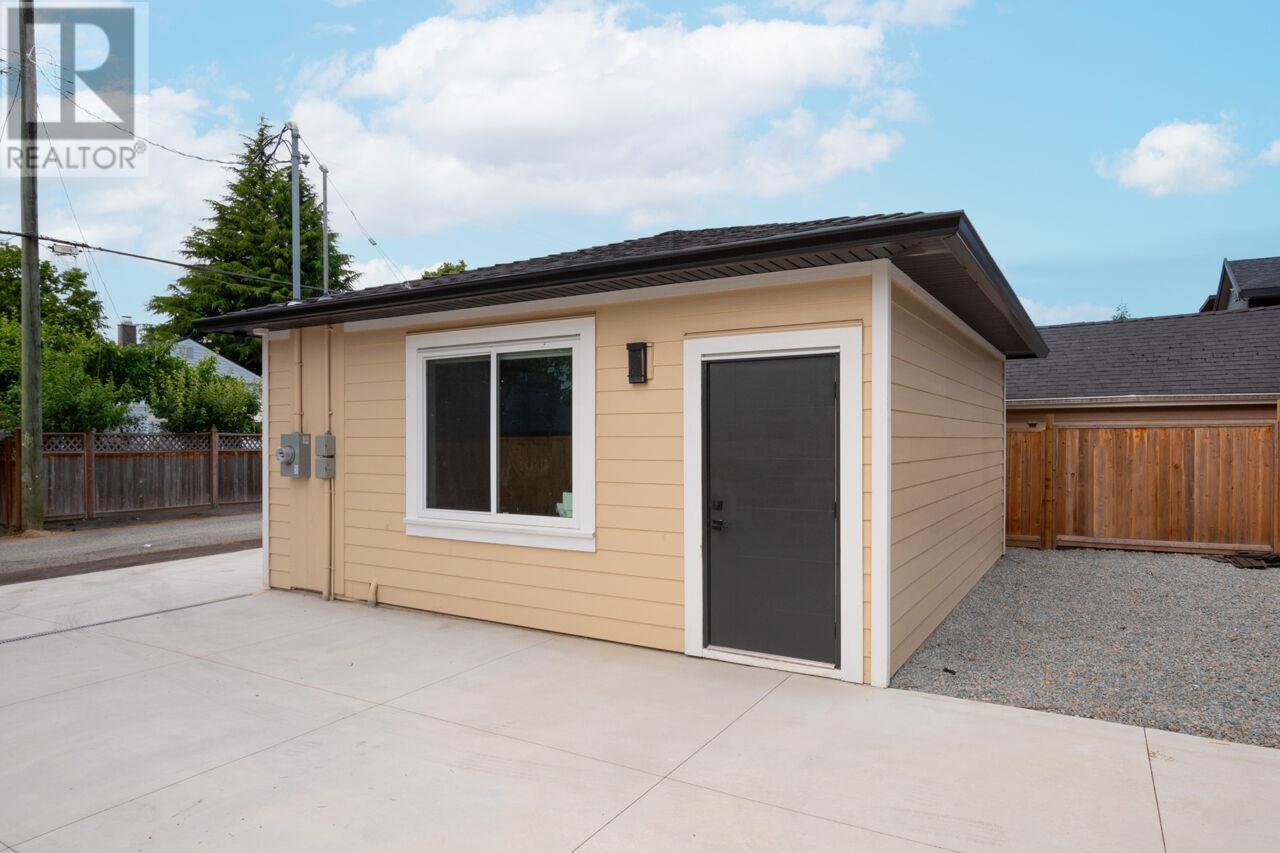 Listing Picture 38 of 40 : 8563 11TH AVENUE, Burnaby / 本拿比 - 魯藝地產 Yvonne Lu Group - MLS Medallion Club Member