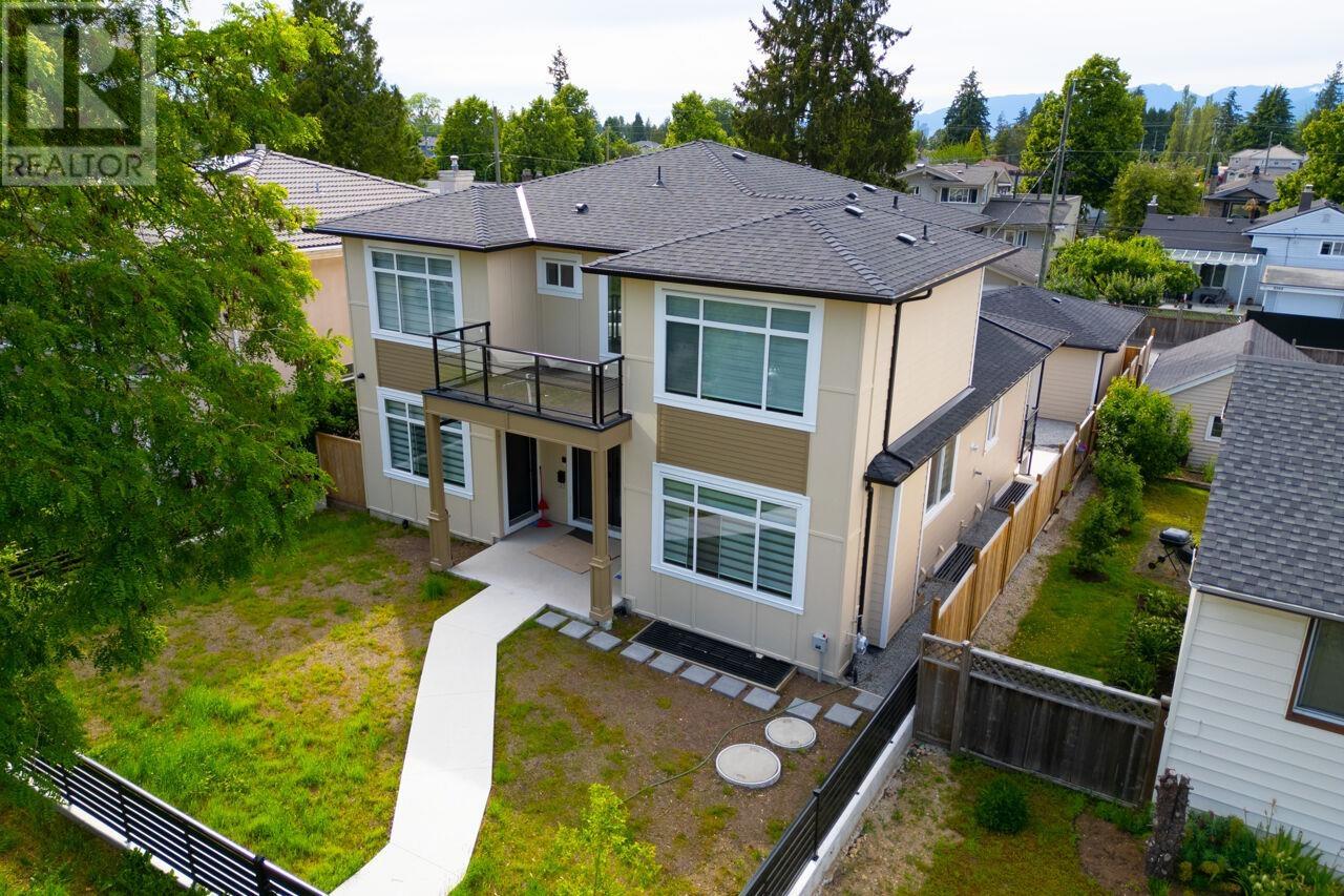 Listing Picture 39 of 40 : 8563 11TH AVENUE, Burnaby / 本拿比 - 魯藝地產 Yvonne Lu Group - MLS Medallion Club Member