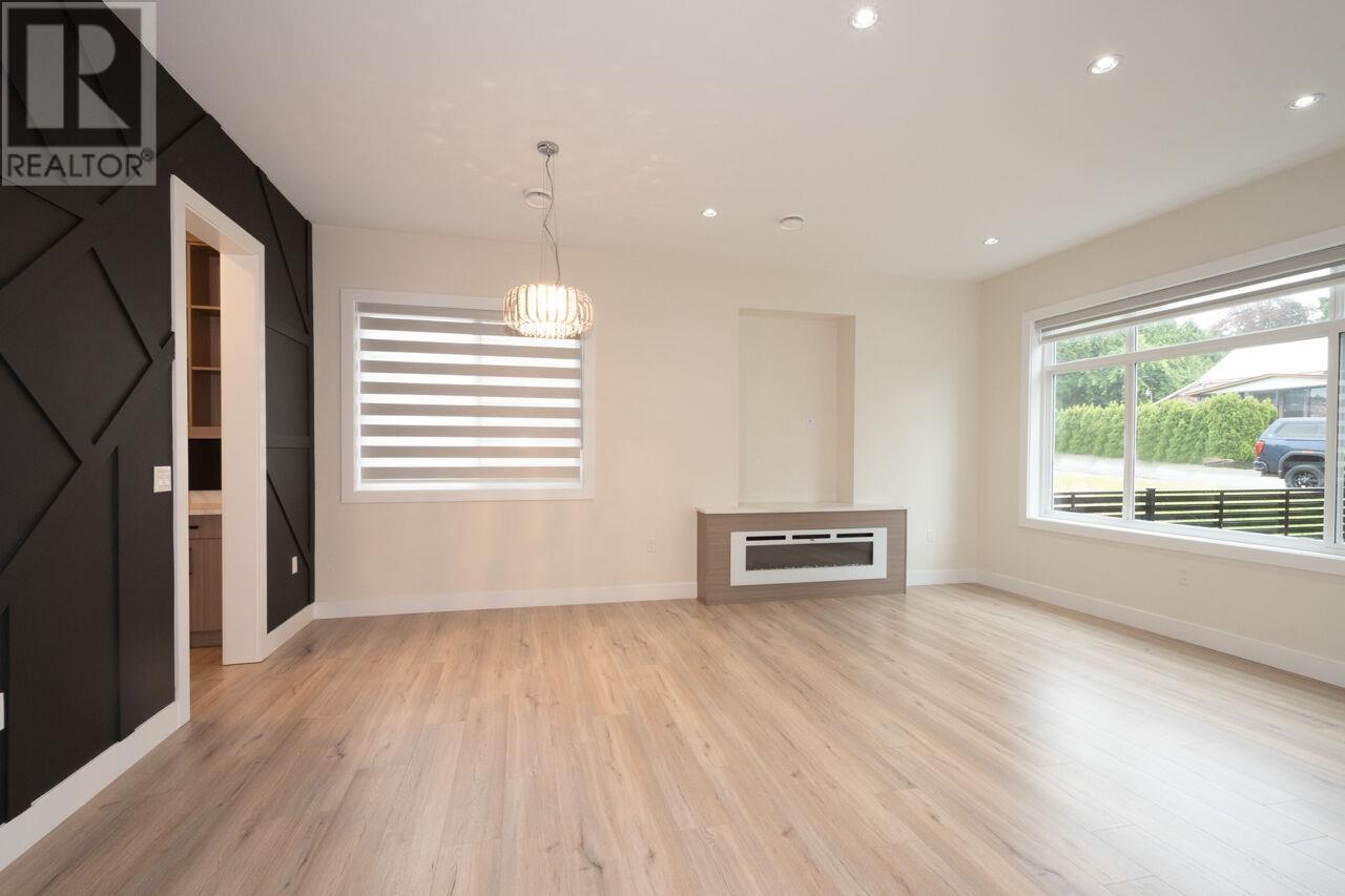 Listing Picture 5 of 40 : 8563 11TH AVENUE, Burnaby / 本拿比 - 魯藝地產 Yvonne Lu Group - MLS Medallion Club Member