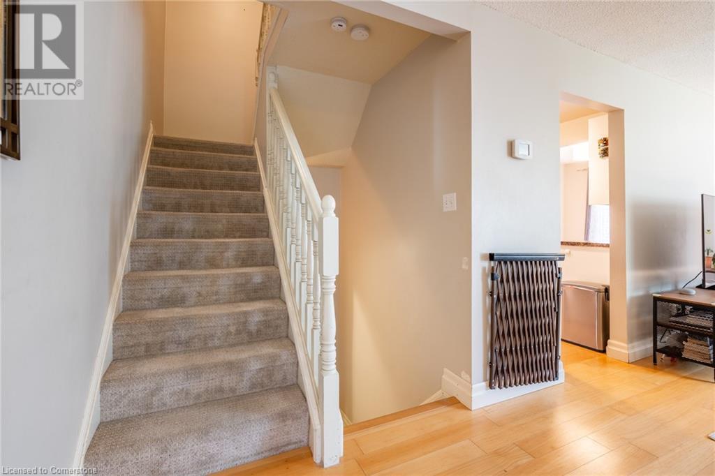 657 Francis Road Unit# 3Burlington, Ontario  L7T 3X6 - Photo 9 - 40658500