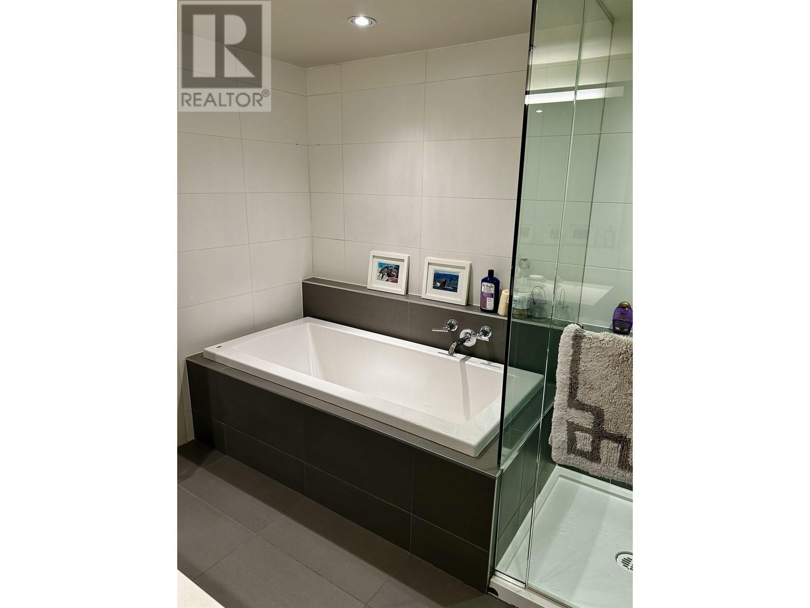 306 1673 Lloyd Avenue, North Vancouver, British Columbia  V7P 0A9 - Photo 17 - R2929520