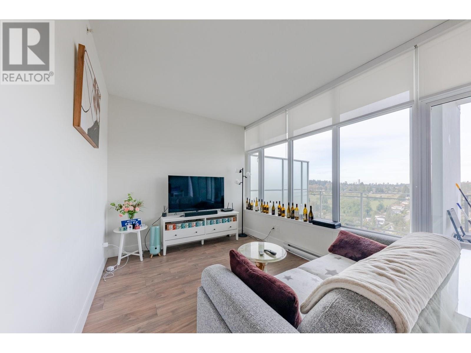 2402 258 Nelson's Court, New Westminster, British Columbia  V3L 0J9 - Photo 1 - R2928930