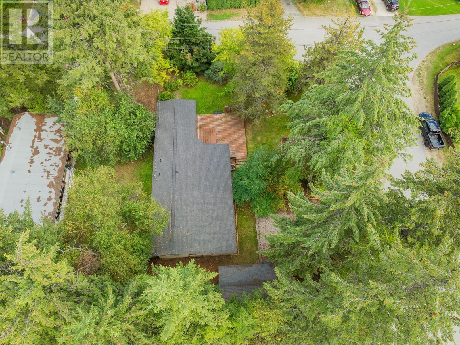 2709 FIR DRIVE South Slocan