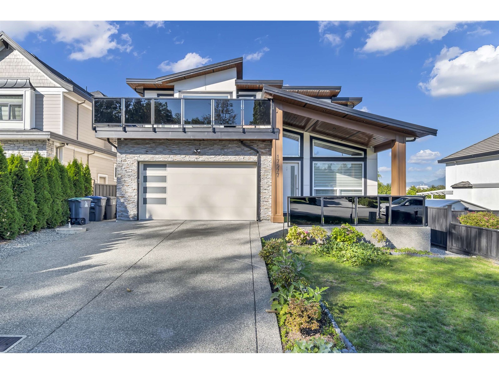 Property at 17977 98 AVENUE image 1