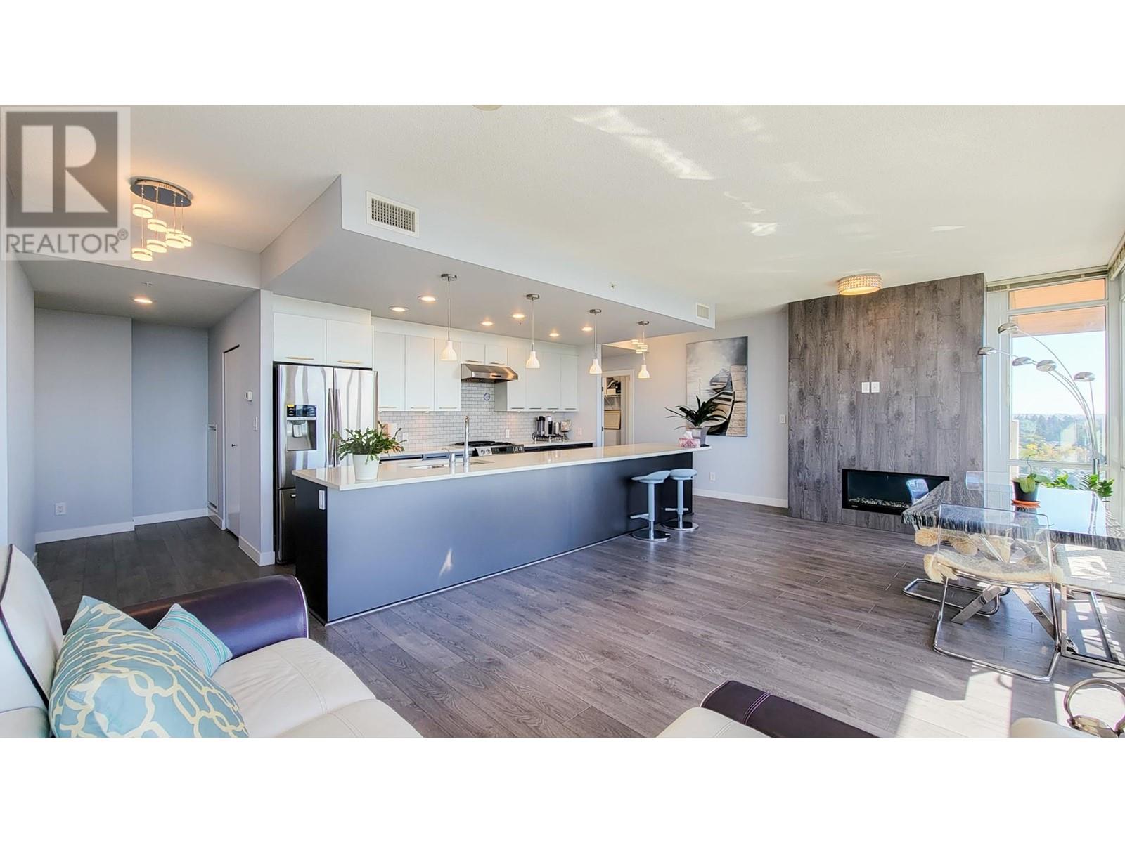 Listing Picture 2 of 23 : 1803 8333 ANDERSON ROAD, Richmond / 烈治文 - 魯藝地產 Yvonne Lu Group - MLS Medallion Club Member