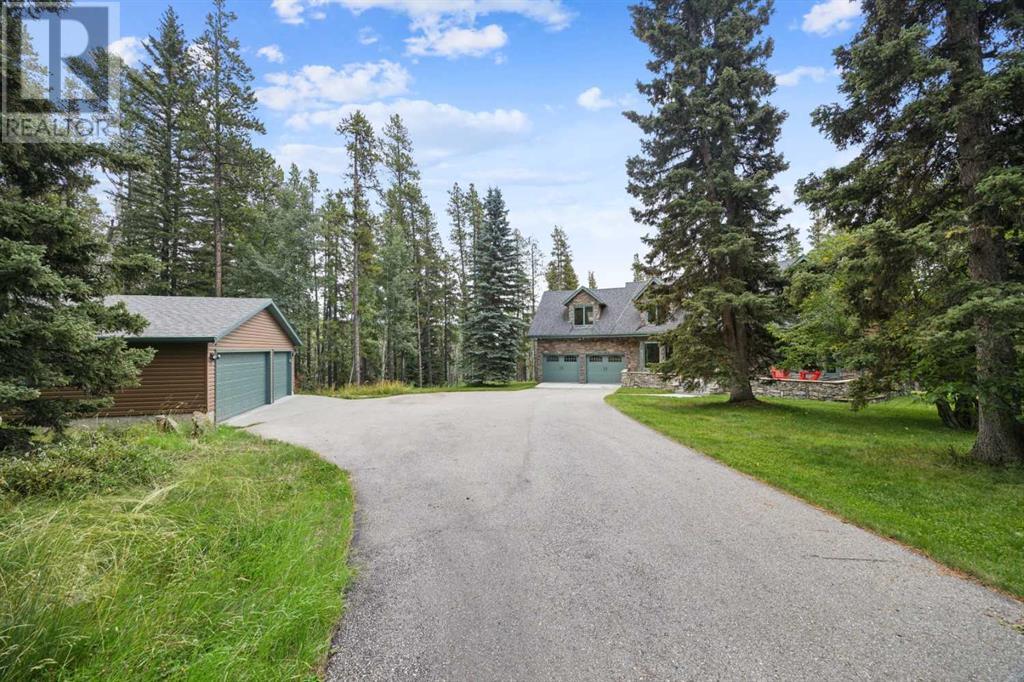 116 Breezewood Bay, Bragg Creek, Alberta  T0L 0K0 - Photo 6 - A2170392