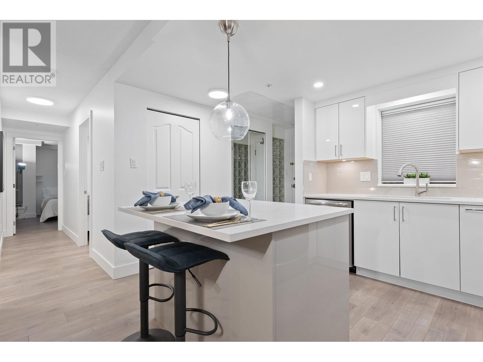 Listing Picture 10 of 40 : 312 555 ABBOTT STREET, Vancouver / 溫哥華 - 魯藝地產 Yvonne Lu Group - MLS Medallion Club Member